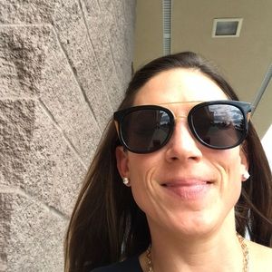 Meet your Posher, Maegan